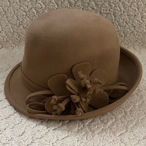 Chic Brown Women's Hat with Floral Detail